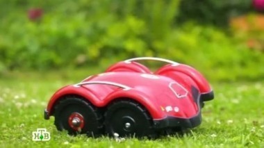 Робот-газонокосилка, караоке для безголосых, как гаджеты сливают информацию в Сеть и картонная жизнь Умельца недели 03.09.2016