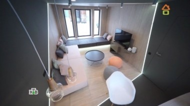 Гостиная с огромными окнами, контрастной отделкой и парящими диванами 04.02.2017