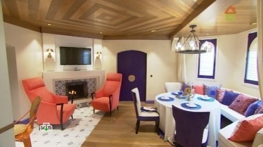 Гостиная-столовая а-ля рус с витиеватыми узорами павлопосадского платка 18.03.2017