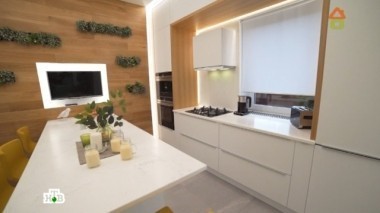 Кухня в радостно желтом цвете и ярких полосах света 28.11.2015