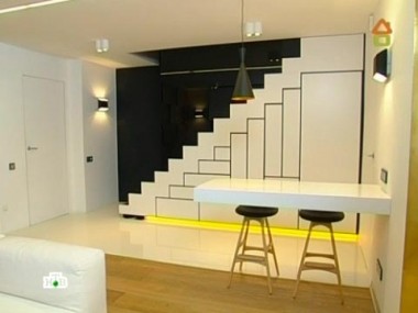 Переделка в проходной гостиной таун-хауса: двери исчезают в полдень 02.06.2012