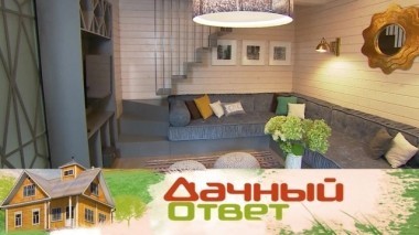 Проходная гостиная для двух поколений с раздвижной дверью и парящей лестницей 21.10.2017