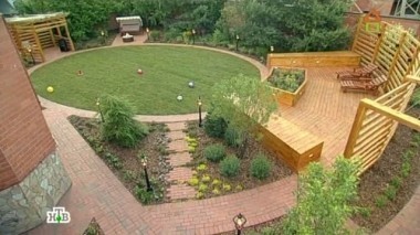 Сад расходящихся тропок на шести сотках 11.07.2015