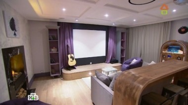 Уютная гостиная в стиле 70-х с мини-кухней и фальш-окном 05.11.2016