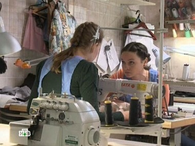 Девушку хотят уволить за испорченное свадебное платье, но швея этого не делала... 01.03.2012