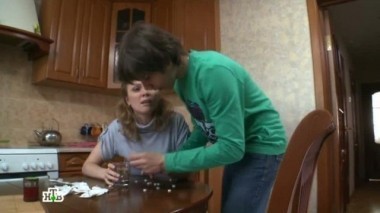 Кто пытается разрушить семью ученого, выставляя его двоеженцем? 25.05.2014