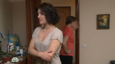 Мать насильно пытается разлучить дочь с ее парнем, а причину скрывает  22.09.2013