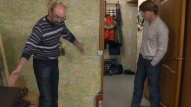 Мужчина обвиняет душевнобольного соседа в порче имущества 15.07.2013