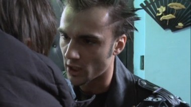 На молодого собаковода напали во дворе собственного дома 07.08.2013