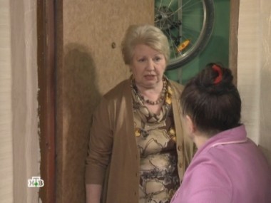 Неужели пенсионерка выращивала на школьных клумбах коноплю? 30.09.2014