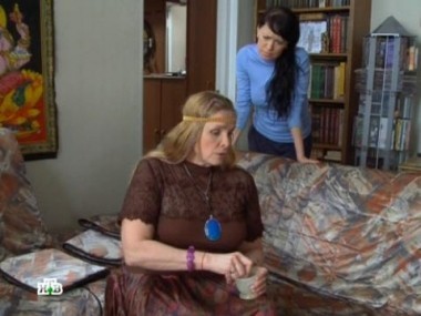 Под влиянием бабушки девушка изменилась до неузнаваемости, и мать забила тревогу 27.05.2012