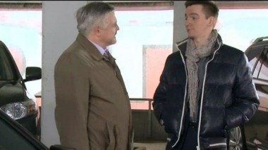 Погрязший в долгах юноша ушел из дома после обвинения в воровстве 10.06.2014