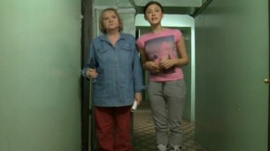 Юноша превратил квартиру в серпентарий, теперь соседи грозят его семье выселением 03.12.2013