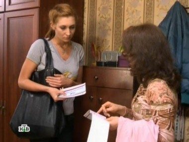 Женщина переживает за дочь, у которой появился возрастной любовник 01.08.2012