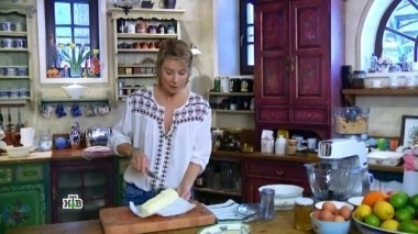 Дорада, запеченная в томатном соусе, ньокки со шпинатом, ягодный чизкейк 25.03.2017