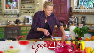 Мини-чизкейки с белым шоколадом и ягодами, закуска из запеченного перца, сэндвичи с колбасками на гриле 16.06.2023