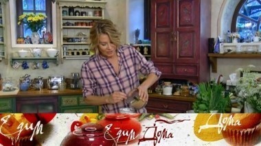 Куриные грудки в пиве, макароны с лисичками и сметаной и запеченные нектарины с амаретто 16.09.2017