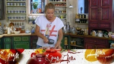 Свиные ребрышки в имбирном соусе, брокколи с салом и пудинги на бурбоне с карамельным соусом 14.10.2017