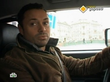 Эвакуация с ребенком, автомобиль для звезды и мотор под шубой 01.12.2012