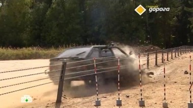 Отбойник на трассе, погоня, аквапланирование 21.11.2015