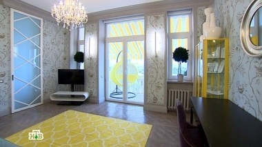 Классика, лимонные оттенки и акцент из окна в гостиной с историей 29.07.2016
