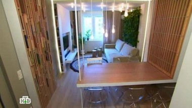 Лаконичный интерьер с легкими стеллажами-лабиринтами и подвесным столом 26.03.2016