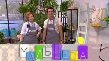 Превращение стула в полочку, декор входной двери и ревизия в гардеробе 03.10.2018