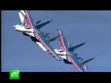 Полеты наяву: воздушная феерия МАКСаБоевая переправа: учение полка ВДВ 11.11.2011