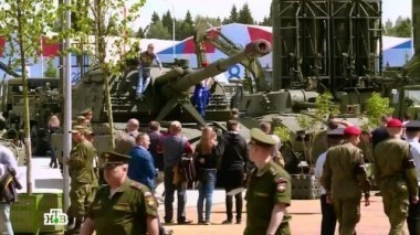 Военно-технический форум Армия-2015: высший пилотаж, танковый балет и боевые стрельбы 25.09.2015