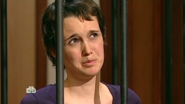 Беременная супруга пырнула мужа ножом в живот, когда тот чуть не убил ее из-за измены 10.11.2016