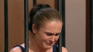 Беременную девушку обвиняют в убийстве бабушки, которая заменила ей отца и мать 25.08.2014