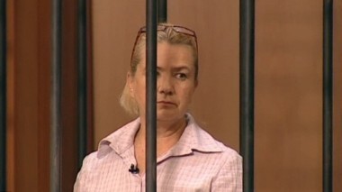 Чтобы не остаться без жилья, женщина отравила племянника и его невесту-стриптизершу 19.07.2015