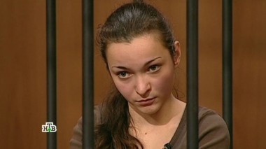 Девочка подожгла баню с отчимом, чтобы отомстить ему за жестокие методы воспитания 18.10.2016