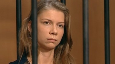 Девушка заказала убийство состоятельной матери, чтобы быстрее стать наследницей ее пивного бизнеса 11.09.2014