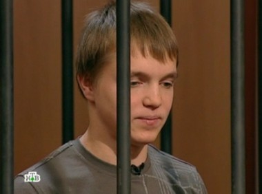 Его обидел сокурсник, а он поджег его дом и спалил всю семью? 31.10.2012