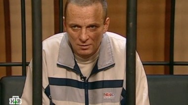 Любящего мужа и заботливого отца обвиняют в чудовищном убийстве своей семьи 03.07.2013