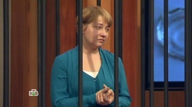 Мать убитого парня расправилась с девушкой, опорочившей честь погибшего сына 17.04.2017