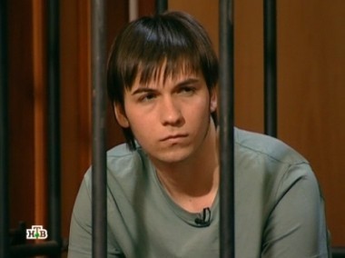 Мог ли молодой человек жестоко расправиться с новой девушкой отца? 23.03.2013