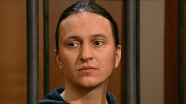 Молодая красавица так очаровала музыканта, что тот решил сжечь своего соперника 24.06.2013