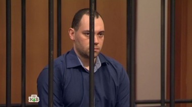 Молодой человек в костюме Деда Мороза украл ценности из квартиры и убил свидетельницу 19.12.2016