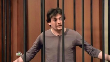 Молодой человек жестоко отомстил автовладельцу, перекрывшему дорогу скорой 01.03.2017