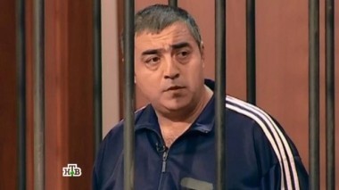 Мужчина насмерть заколол врача, чья ошибка сделала его жену инвалидом 25.11.2014