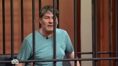 Мужчина ограбил и убил хозяйку квартиры, в которой собирал шкаф 09.06.2016