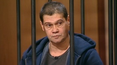 Мужчина попросил бомжей покинуть парк, а потом от слов перешел к делу... 16.07.2013