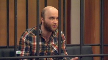 Мужчина сбросил с балкона своего соседа, который постоянно курил в общем коридоре 21.05.2017