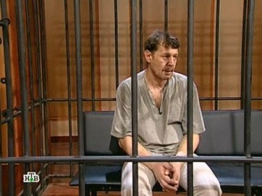 Мужчину, чей сын-школьник покончил жизнь самоубийством, обвиняют в убийстве учительницы 10.01.2012