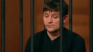 Мужчину обвиняют в убийстве беременной соседки, которая своим ремонтом мешала ему спать 16.12.2013