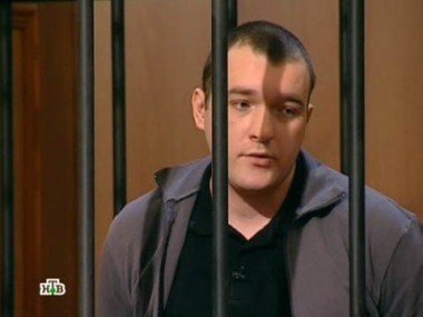 Мужчину обвиняют в жестоком убийстве соседей-молодоженов 09.03.2012