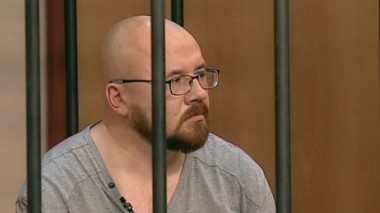 Настырный поклонник не смирился с выбором женщины и попытался сжечь соперника 25.01.2015