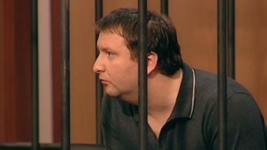 Не получив деньги за работу, прораб поджег бытовку с рабочими 10.06.2014